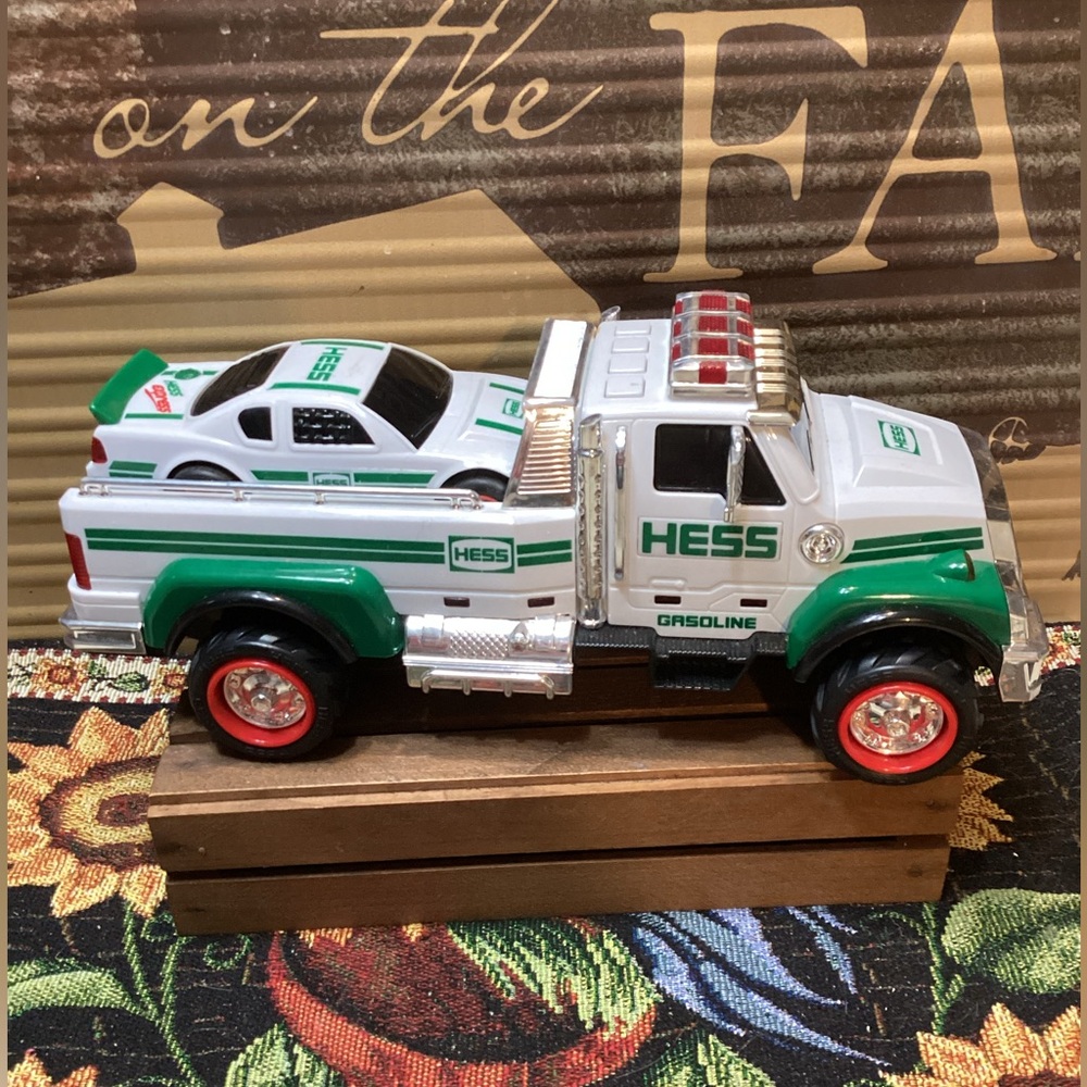Hess 2011 Collectible Toy Truck Car Hauler & Vehicle Electronic & Lights Works